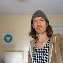 Load image into Gallery viewer, Kitty's Tooth 'Smokin' Tank Top