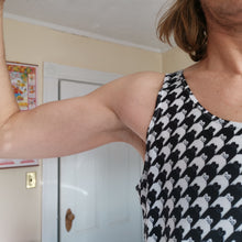 Load image into Gallery viewer, Kitty's Tooth 'Smokin' Tank Top